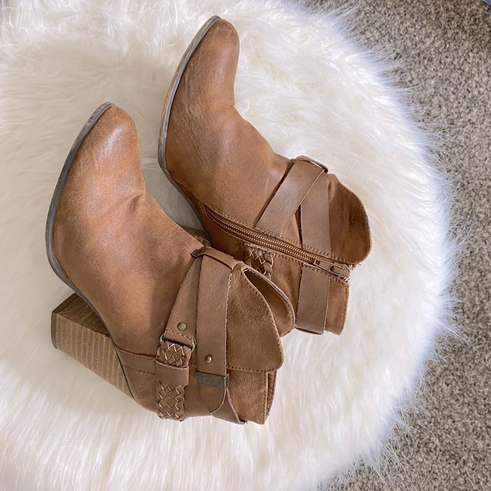 Ankle rustic boots size 7 1/2 brown